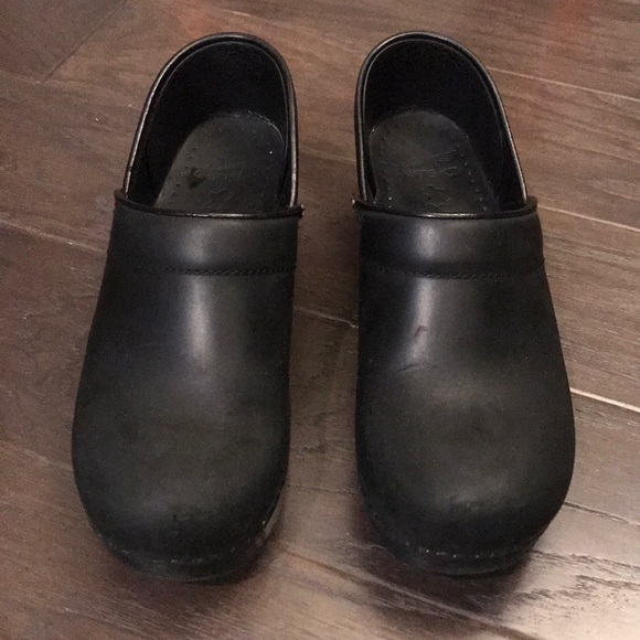Matte Black Dansko Clog size 38 - Picture 2 of 5